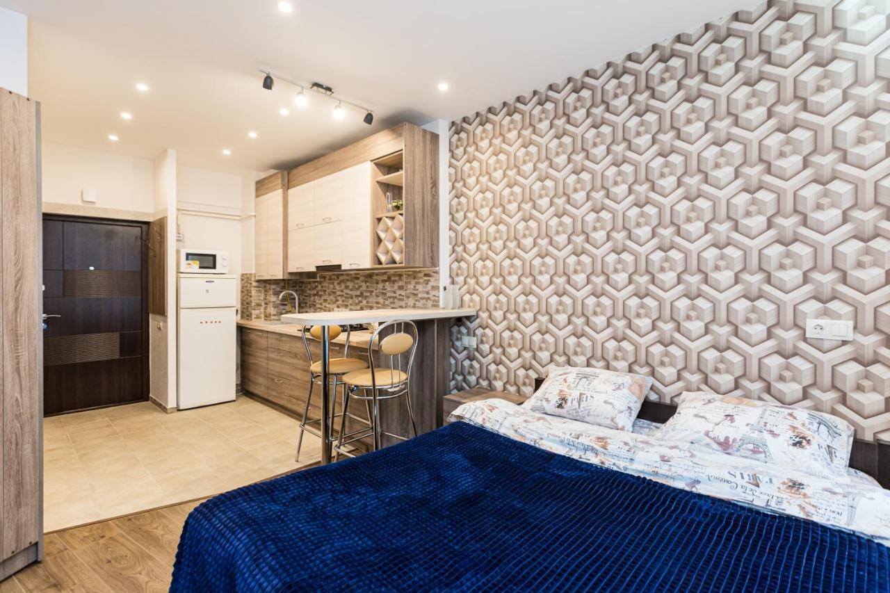 2 Kn. Romana Apartment Лвив Екстериор снимка