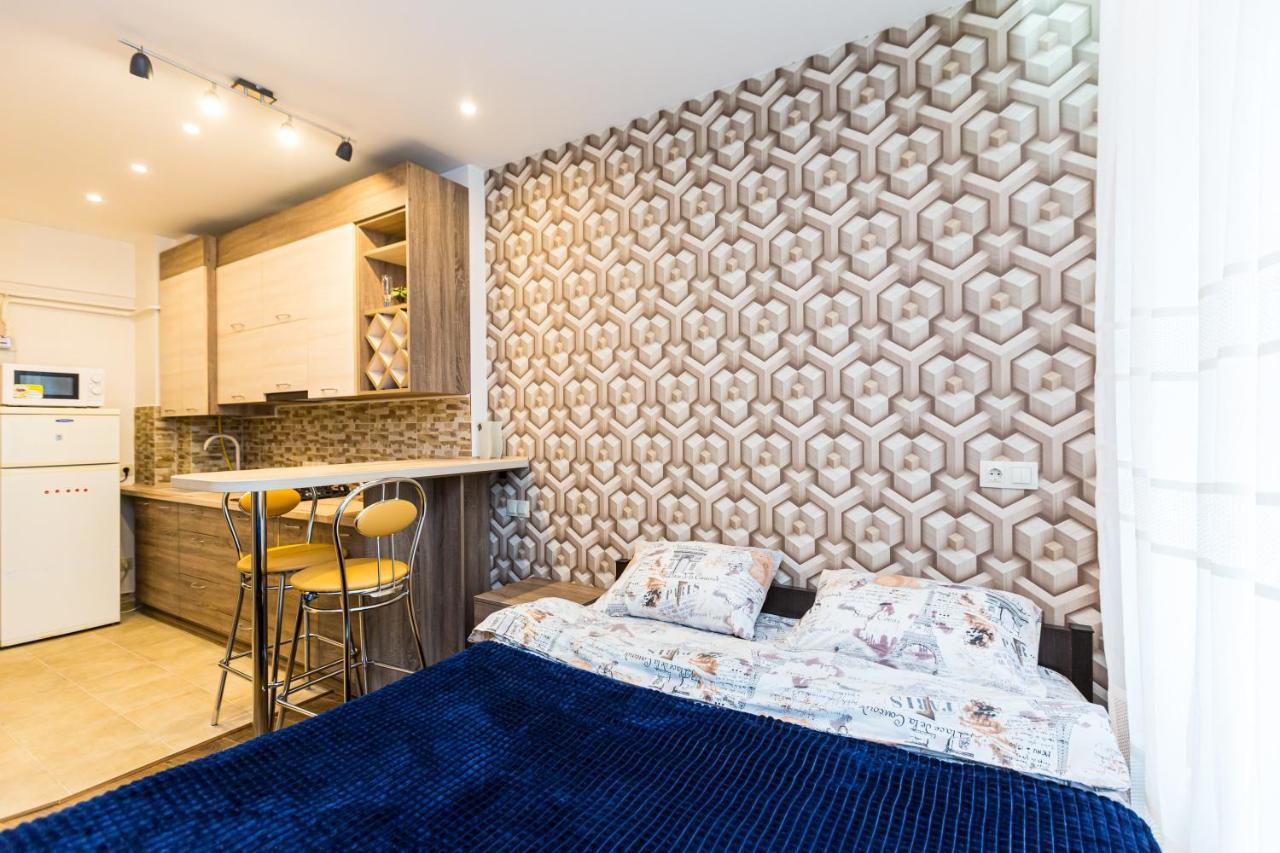 2 Kn. Romana Apartment Лвив Екстериор снимка