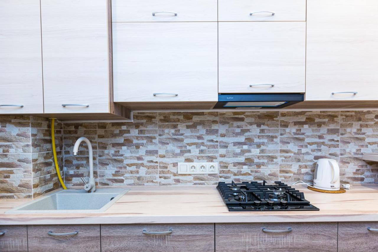 2 Kn. Romana Apartment Лвив Екстериор снимка