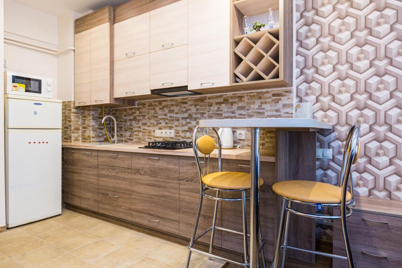2 Kn. Romana Apartment Лвив Екстериор снимка